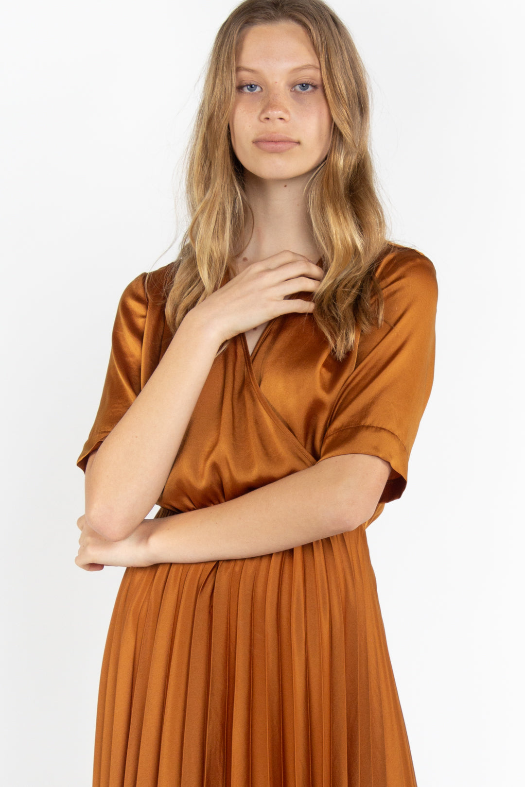 Oliver Dress Pleat Midi Golden
