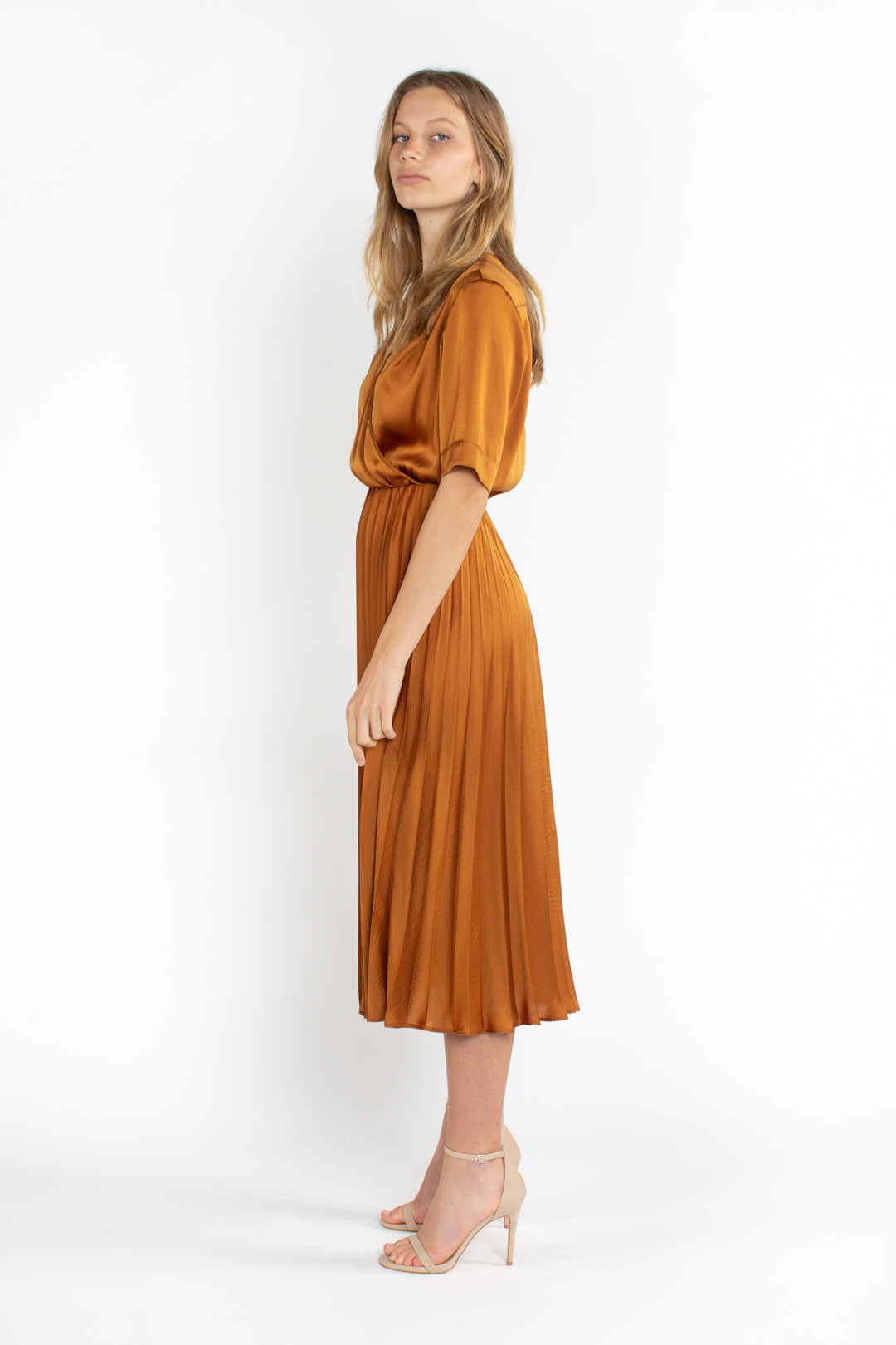 Oliver Dress Pleat Midi Golden