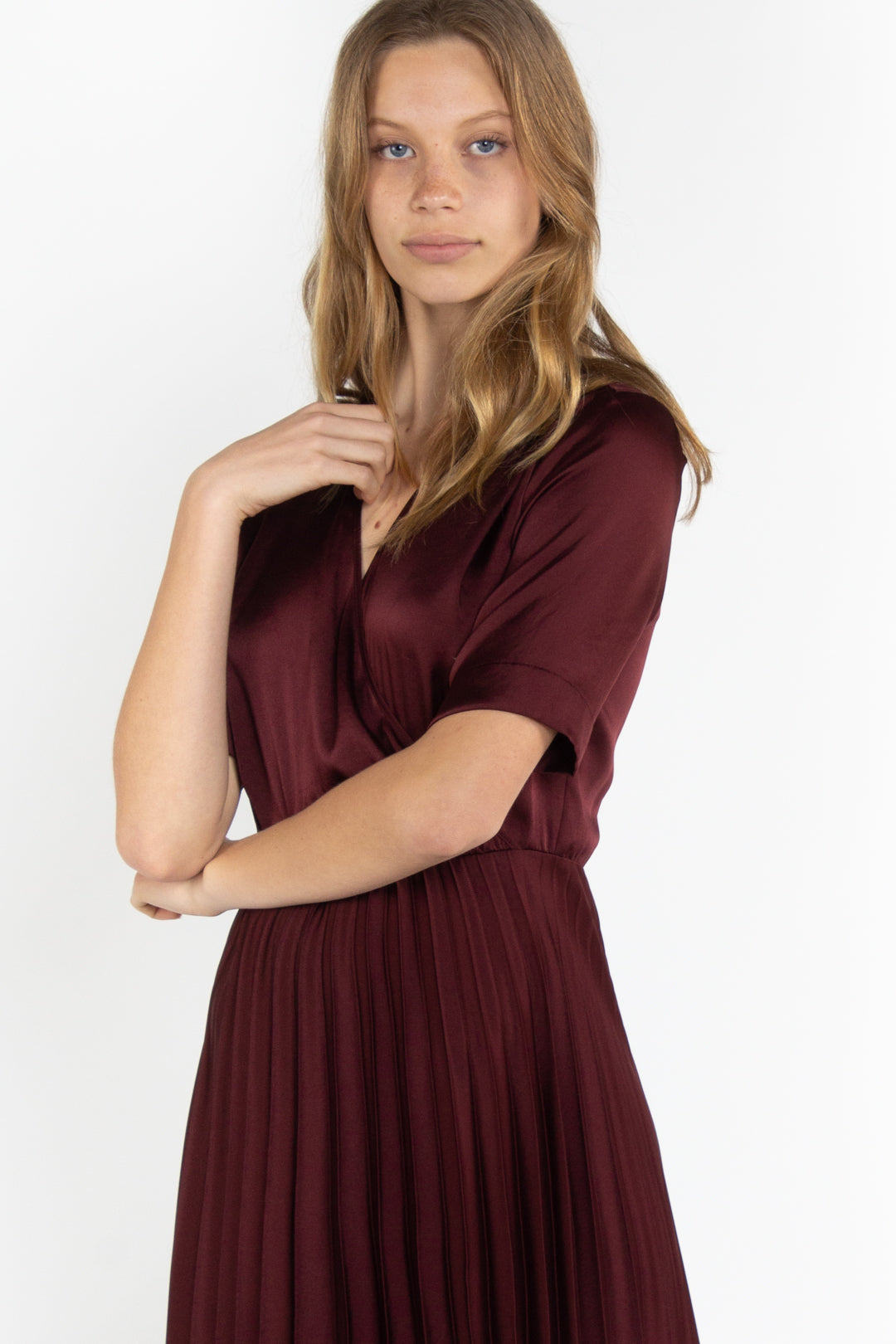 Oliver Dress Pleat Midi Wine